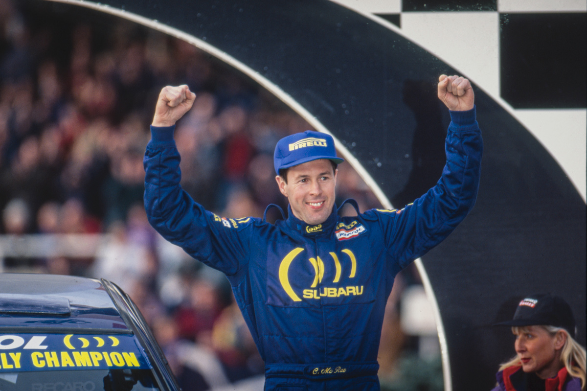 Colin McRae au volant de sa Subaru Impreza sur une spéciale de rallye